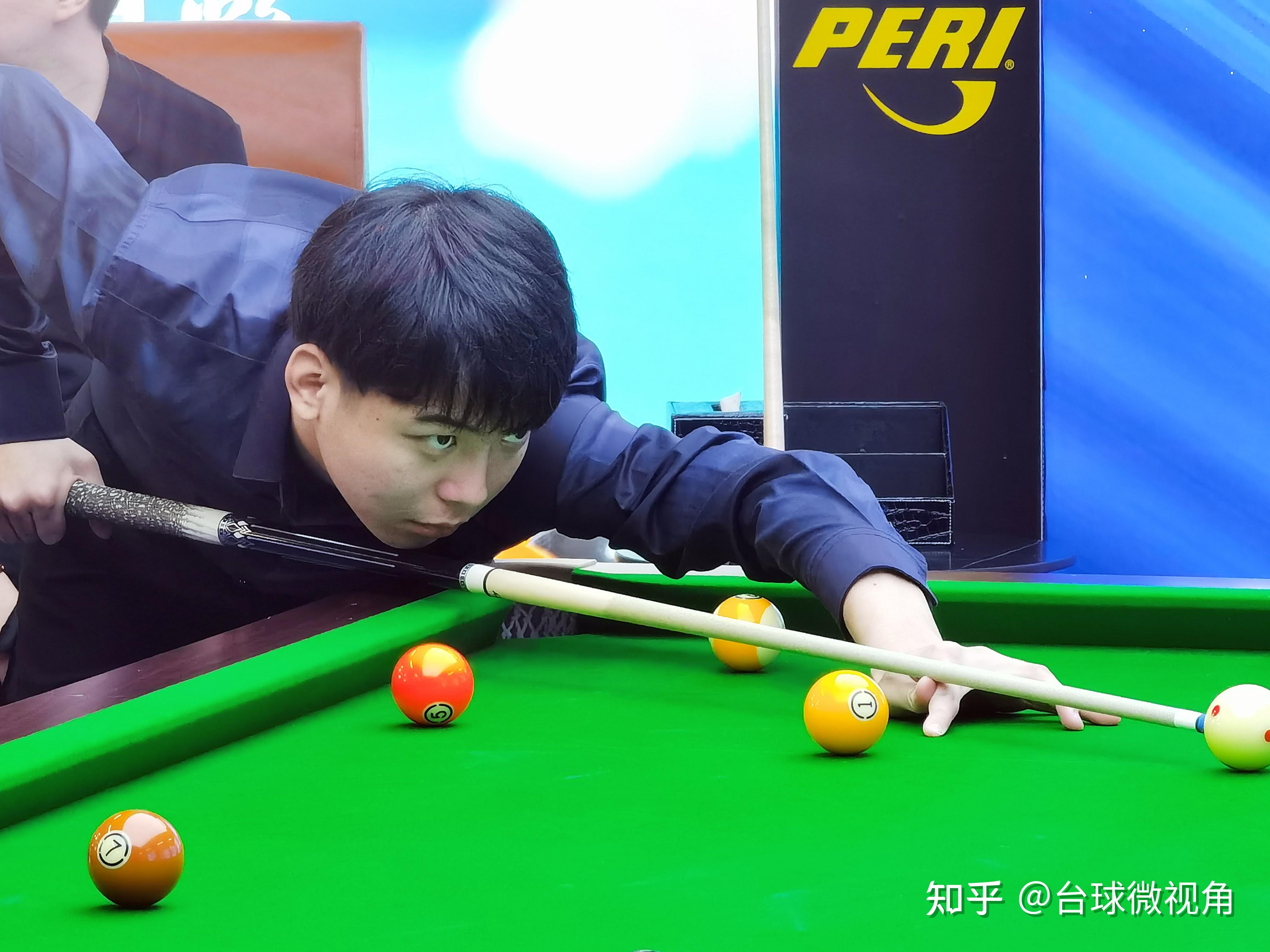 舞台上的持 舞台上的持