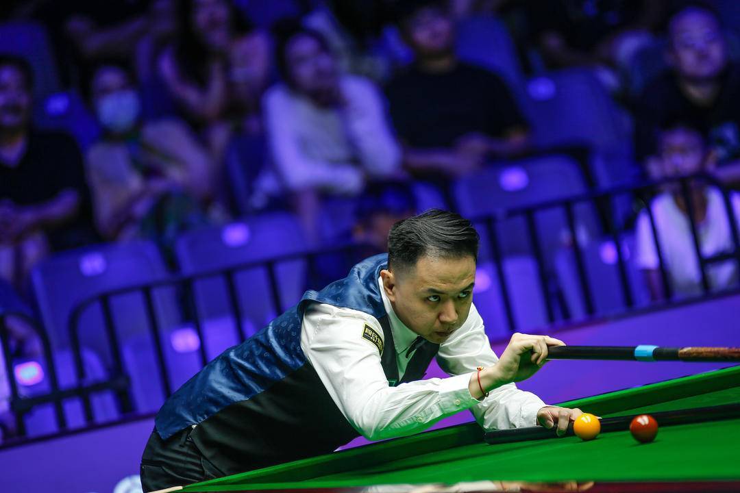 逆风奋进的 逆风奋进的