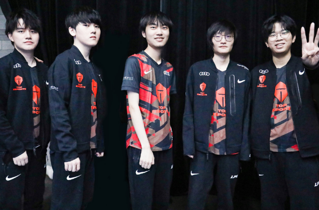 的绿茵场 的绿茵场