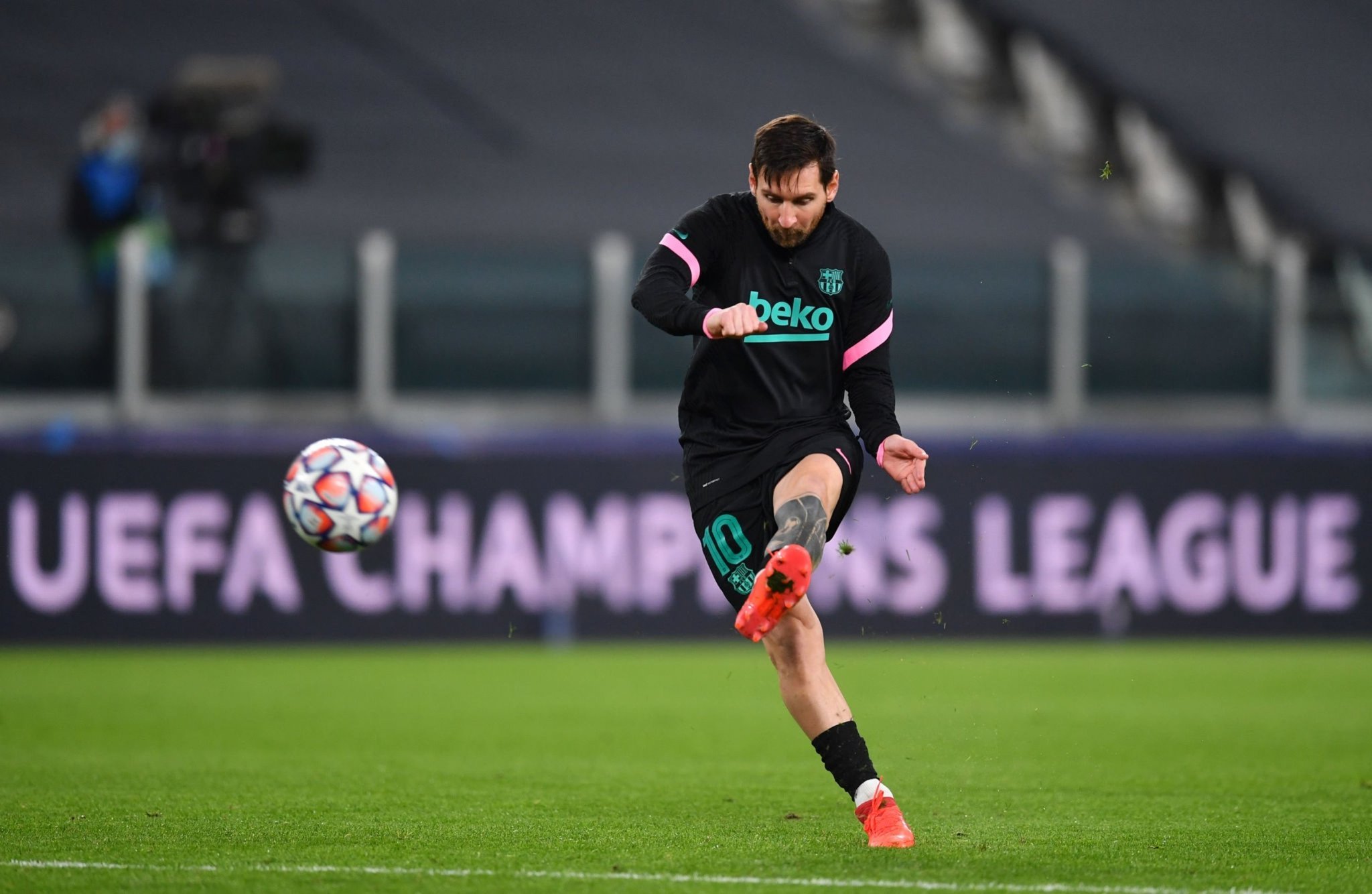 中场以对抗 中场以对抗